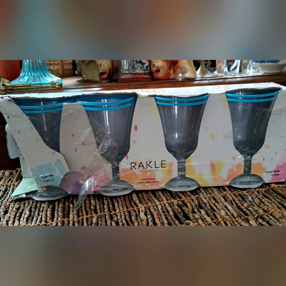 Set of 4 Rakle Refined Glassware 7.44oz blue/Aqua striped wine glasses glass